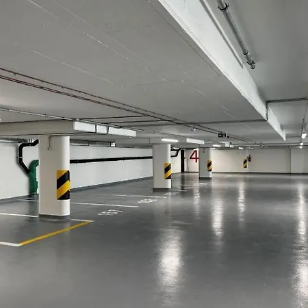 M&m1 Near Center With Free Parking - Ac