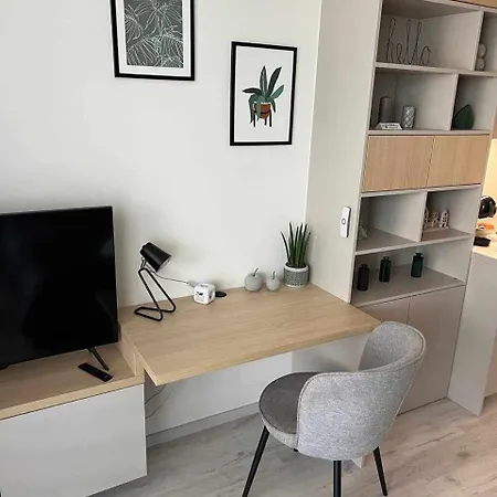 Apartment M&m1 Near Center With Free Parking - Ac