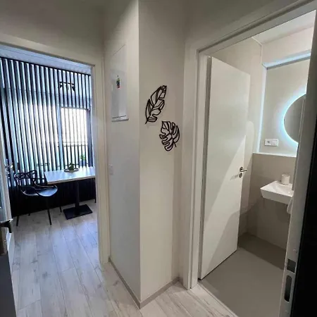 Apartment M&m1 Near Center - Free Garage Parking - Ac *