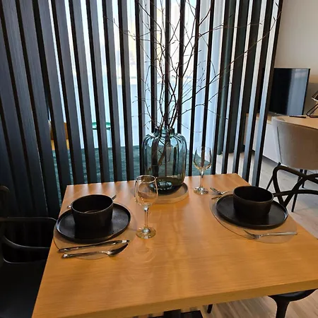 Apartment M&m1 Near Center With Free Parking - Ac