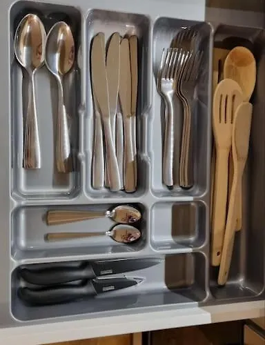 M&m1 Near Center With Free Parking - Ac